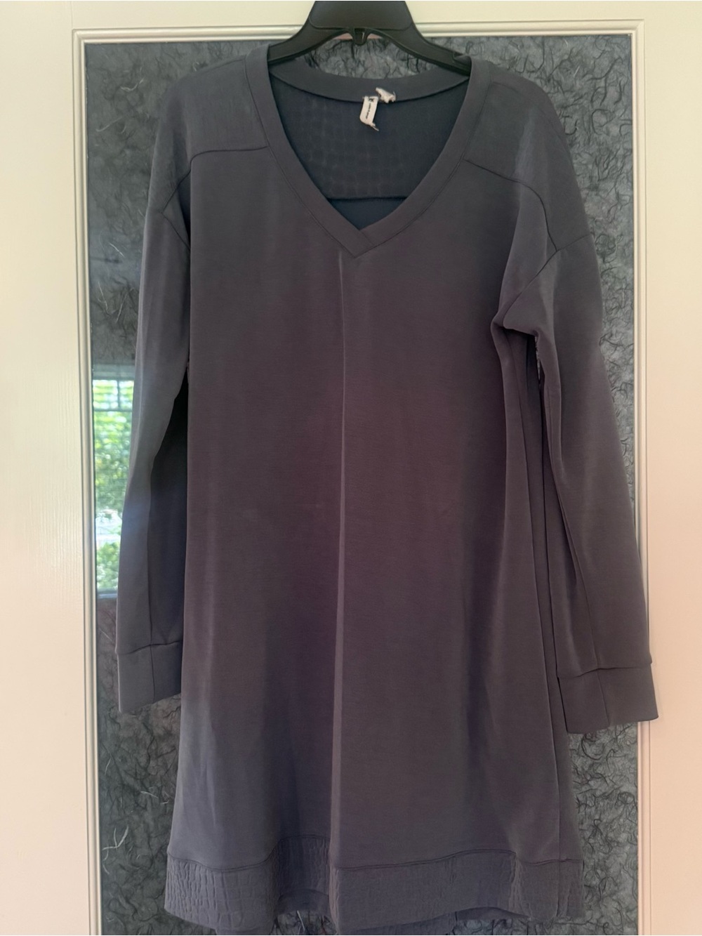 Cable & Gauge Long Sleeve V-Neck Dress in Gray